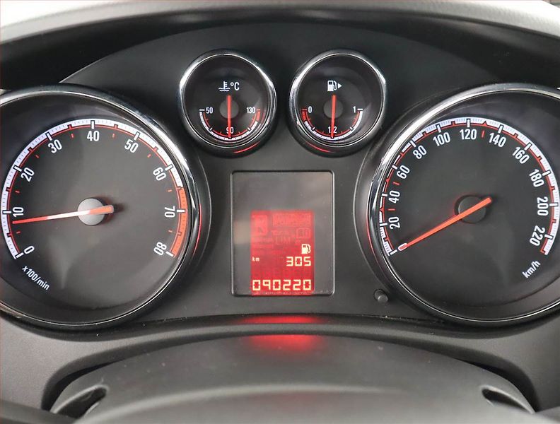 Opel Meriva (2014) 1.4 i - fotka 11 z 21