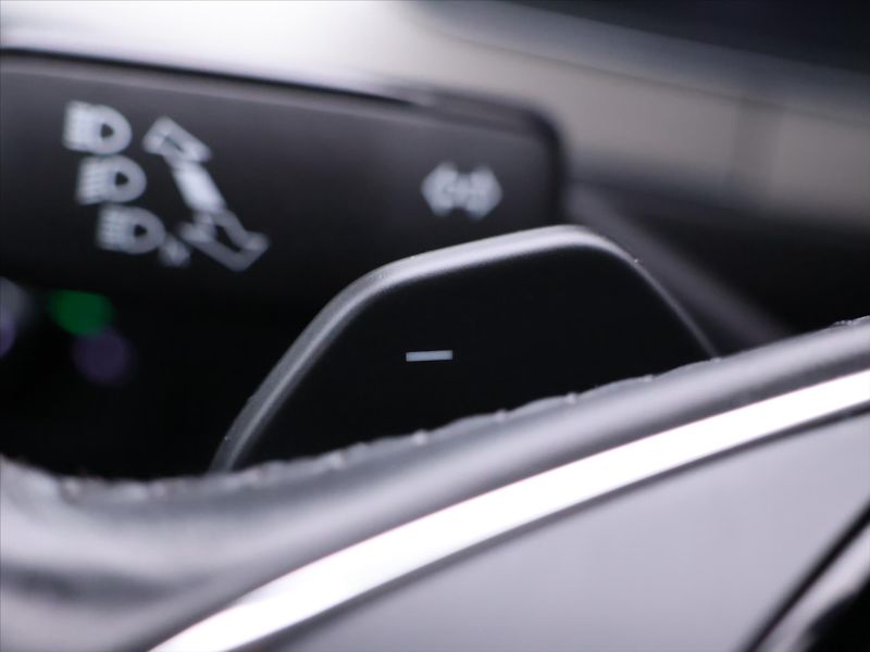 Škoda Superb 2,0 TDI DSG CZ L&K 1.Maj DPH - fotka 15 z 33