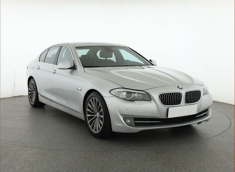 BMW Řada 5 (2010) 530d, Automat, Navi, Xenony - fotografie inzerátu