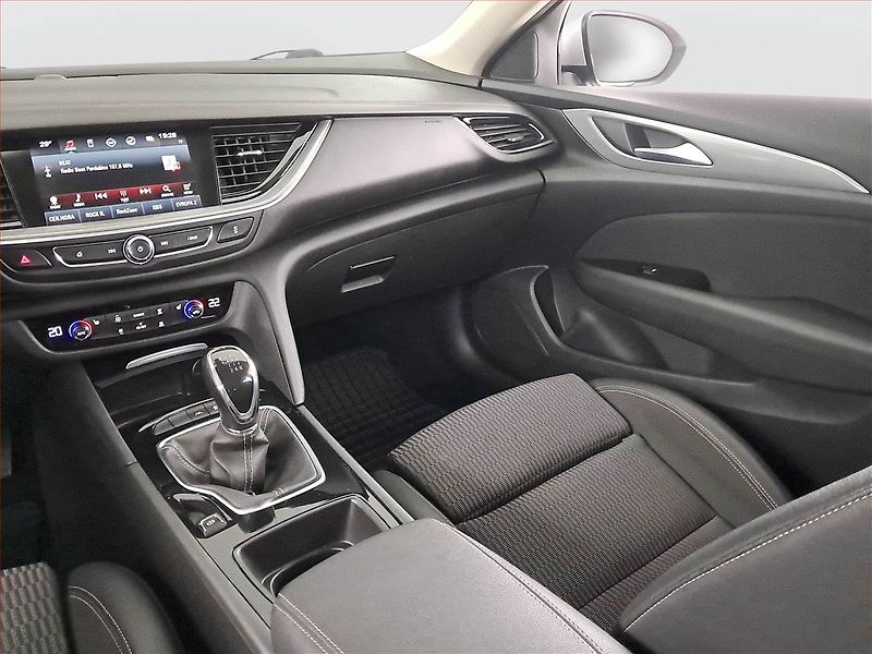 Opel Insignia (2018) 1.6 CDTI, Navi, Tempomat - fotka 8 z 21