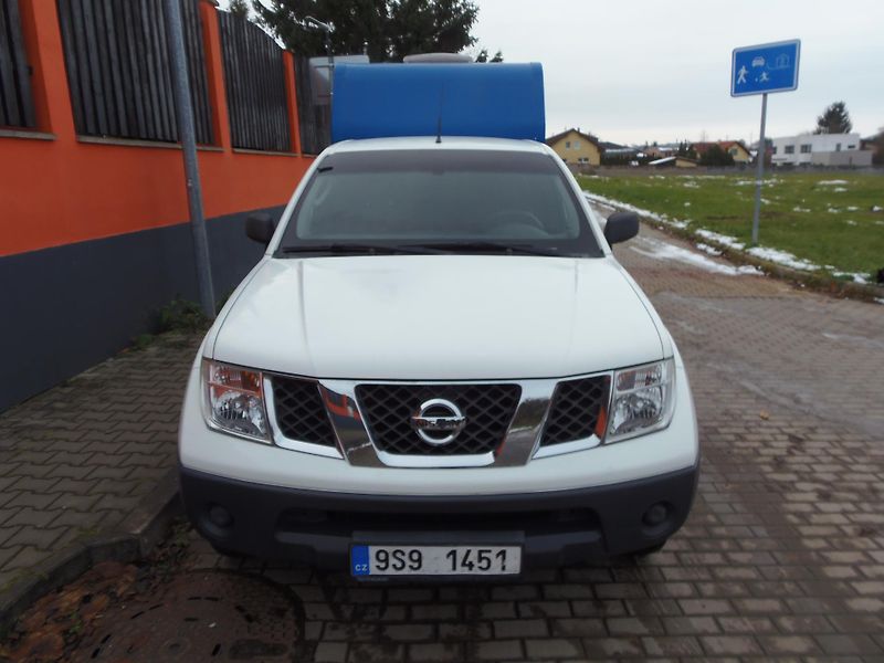 Nissan Navara (2009) King-Cab 2.5 DCi 4x4 tažné 3t - fotka 2 z 22