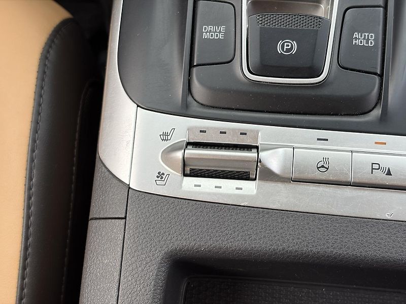 Kia Carnival (2022) 2.2 Diesel Automat 6+3 míst - fotka 23 z 34