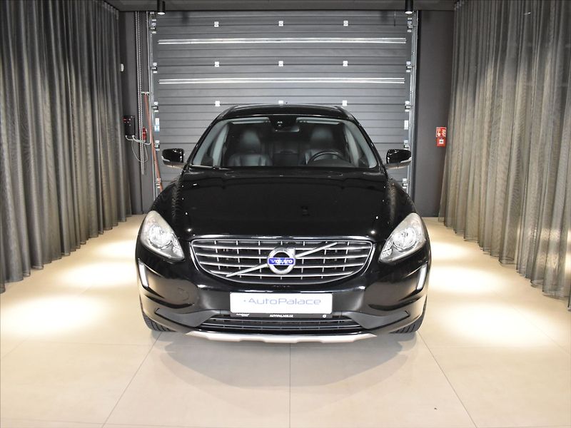 Volvo XC60 2,4 D4 SUMMUM - fotka 6 z 22