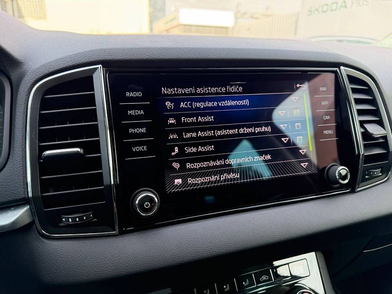Škoda Karoq Style Plus 1,5 TSI 110kW 7° DS - fotka 14 z 38