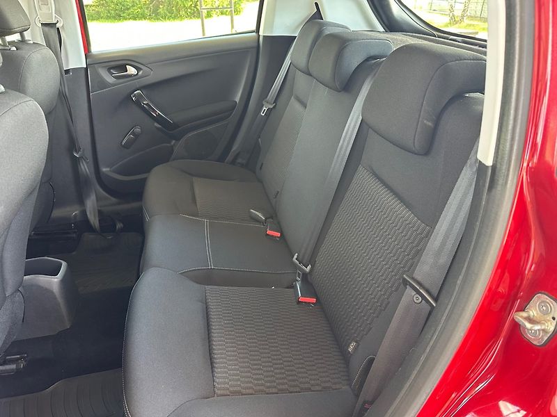 Peugeot 208 (2018) 1.2i APP, PureTech 100%KM - fotka 13 z 14