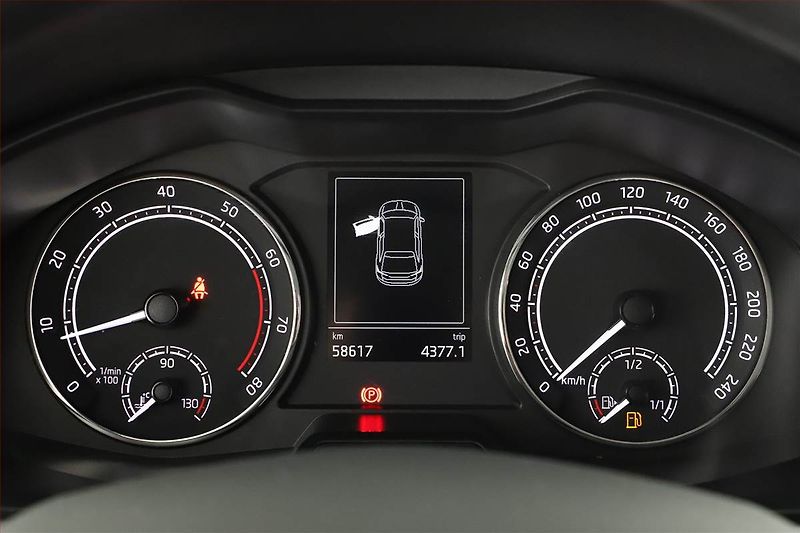 Škoda Scala (2019) 1.5 TSI, Tempomat - fotka 8 z 12