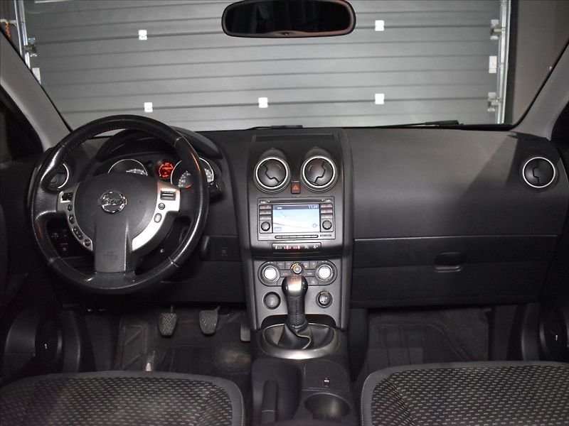 Nissan Qashqai 1,6 Pano,Bezklíč,Bose - fotka 11 z 19