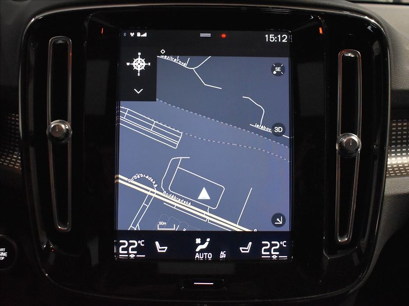 Volvo XC40 2,0 B4 AWD R-design BLIS - fotka 22 z 25
