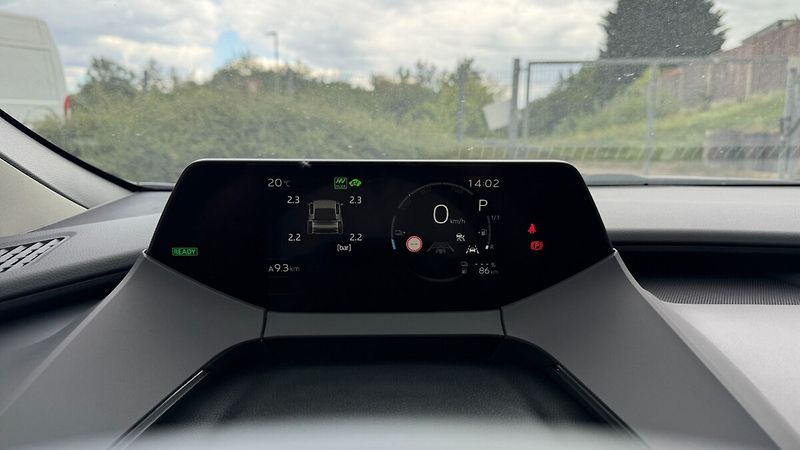 Toyota Prius PHEV Prestige dodání září - fotka 13 z 18