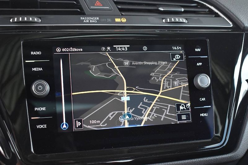 Volkswagen Touran (2023) 2.0TDI 110kW Panorama,DSG - fotka 17 z 24