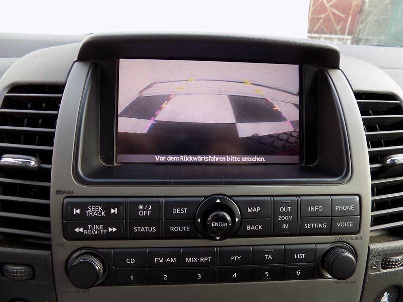 Nissan Pathfinder (2008) 2.5DCi/4x4/7.Míst/ - fotka 25 z 37