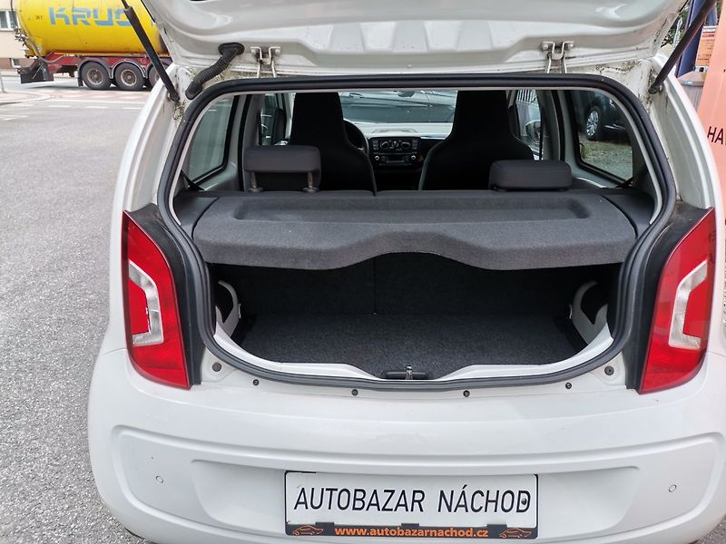 Volkswagen up! (2014) 1.0MPi 44kw Automat PDC ČR - fotka 17 z 27