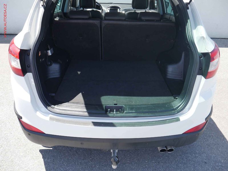 Hyundai ix35 (2014) 2.0CRDi 4x4, ČR, AT, park - fotka 7 z 16