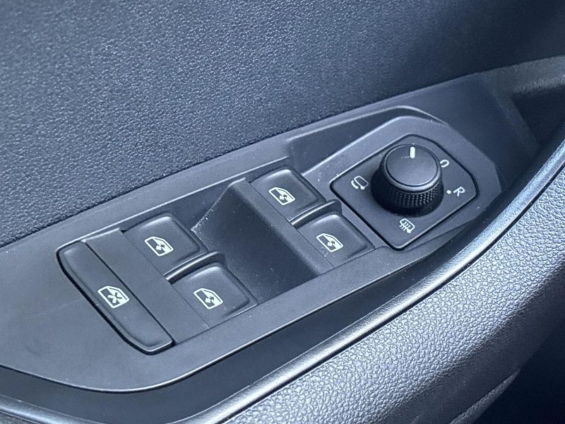 Škoda Karoq (2023) 1.5 TSI DSG Style+ - fotka 18 z 36