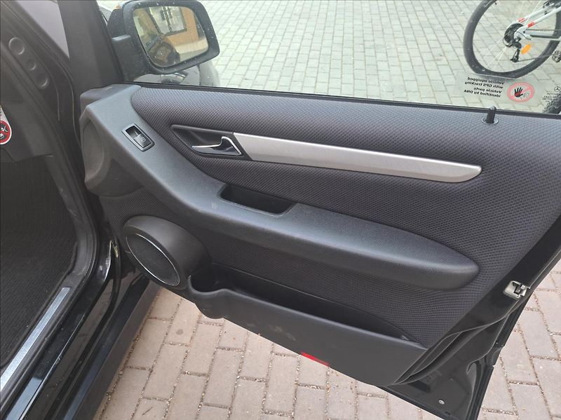 Mercedes-Benz Třídy B B180 i   1,7 - fotka 26 z 35
