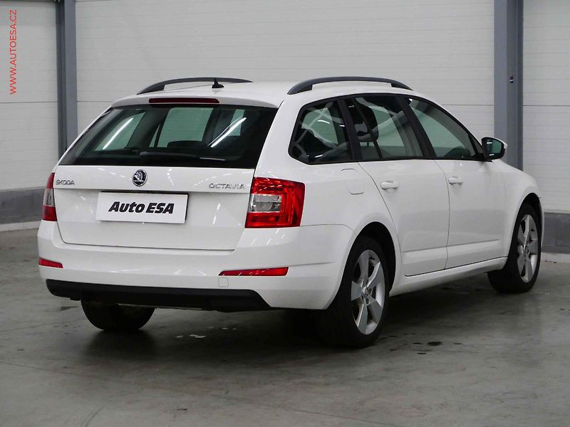 Škoda Octavia (2014) 2.0TDI, ČR, Elegance, bixen - fotka 4 z 20