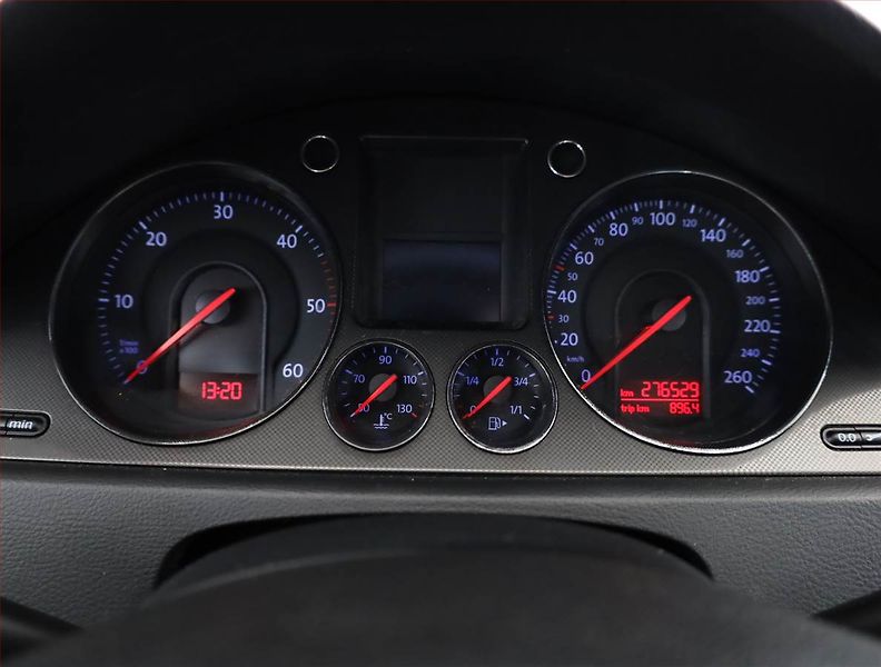 Volkswagen Passat (2007) 2.0 TDI, po STK, Klima - fotka 8 z 13