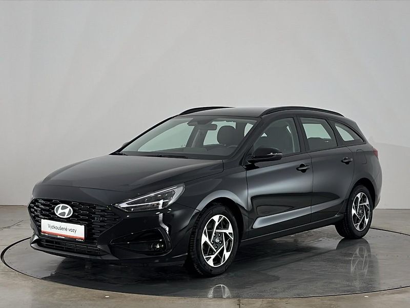Hyundai i30 Smart DCT - fotka 1 z 27