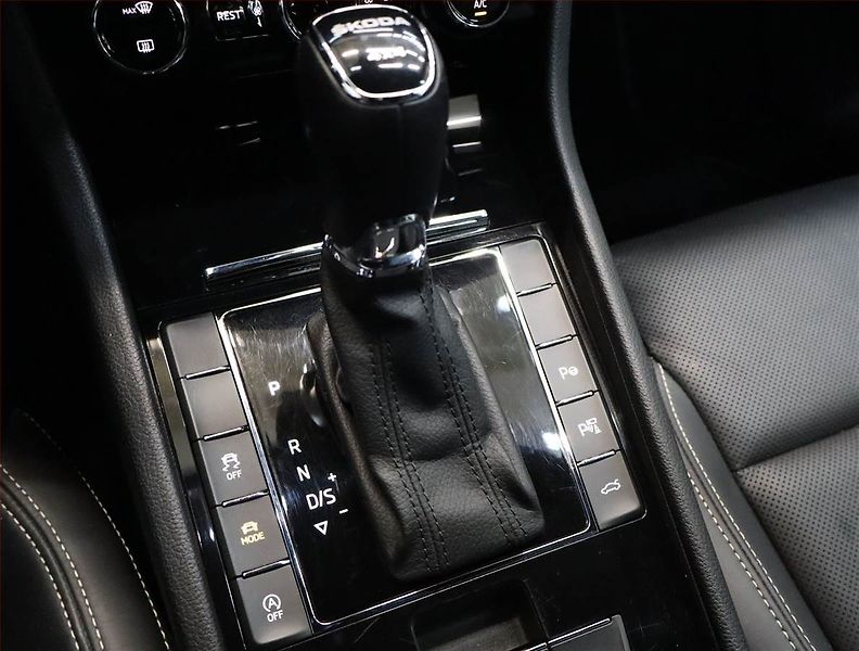 Škoda Superb (2022) Laurin&Klement 2.0 TDI - fotka 13 z 22
