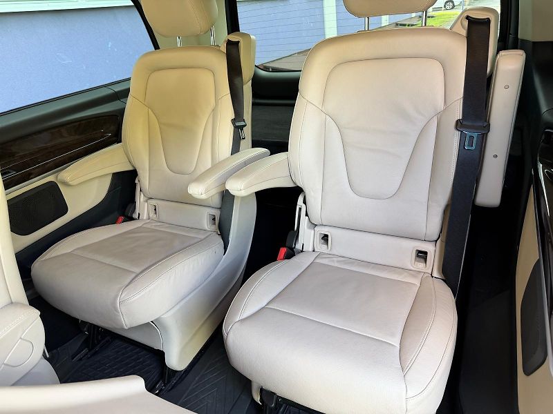 Mercedes-Benz Třídy V 250 D Avantgarde L 4matic - fotka 14 z 28