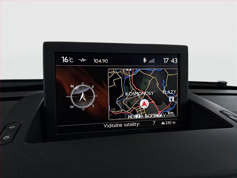 Peugeot 5008 (2016) 1.6 BlueHDi, 7 míst, Navi - fotka 13 z 22