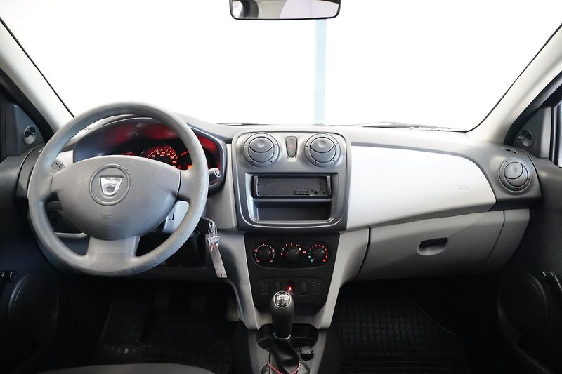 Dacia Logan - fotka 5 z 6