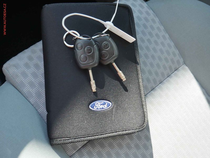 Ford Mondeo (2005) 2.0i, ČR, AAC, tempo - fotka 13 z 13