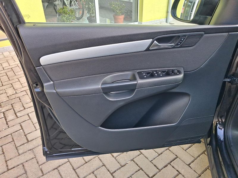 Volkswagen Sharan (2016) 2,0TDi NAVI  DSG  BEZ KOROZE ! - fotka 7 z 39