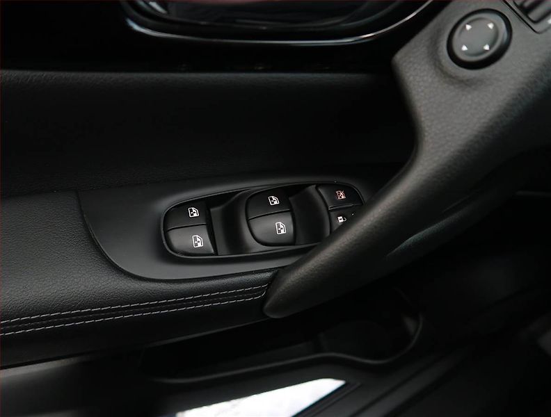 Nissan Qashqai (2019) 1.3 DIG-T, ČR,1.maj - fotka 19 z 21