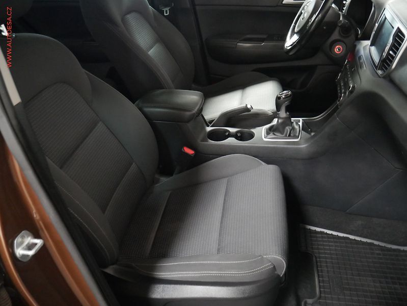 Kia Sportage (2017) 1.6, ČR, servis.kniha - fotka 12 z 23