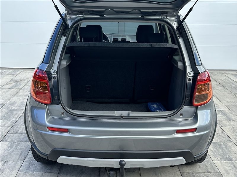 Suzuki SX4 2,0 DDiS 135PS  Style 4x4 - fotka 39 z 51