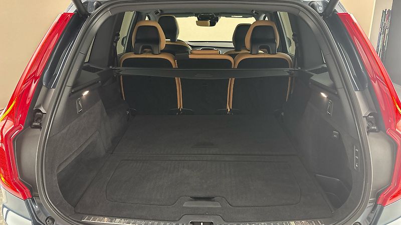 Volvo XC90 2.0 B5 AUT AWD Inscription - fotka 17 z 33