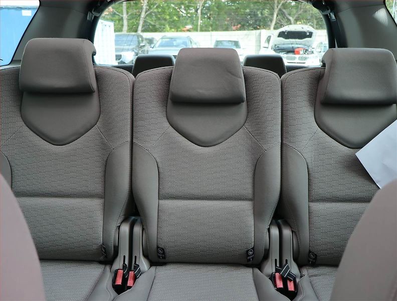 Peugeot 308 (2011) 1.6 HDi, 7 míst, Eko.zaplacen - fotka 10 z 25