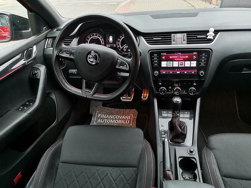 Škoda Octavia (2018) 2.0TDi 135ke RS Challenge DSG - fotka 11 z 32