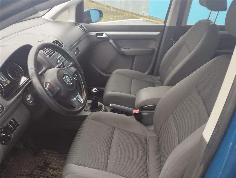 Volkswagen Touran 1,6 TDi - fotka 7 z 15