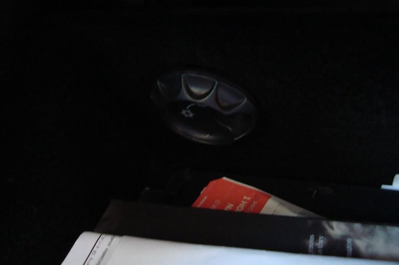 Volkswagen Golf (2011) VI.1.6TDi,ČR,S.kn1.MajSTK 8/27 - fotka 48 z 67