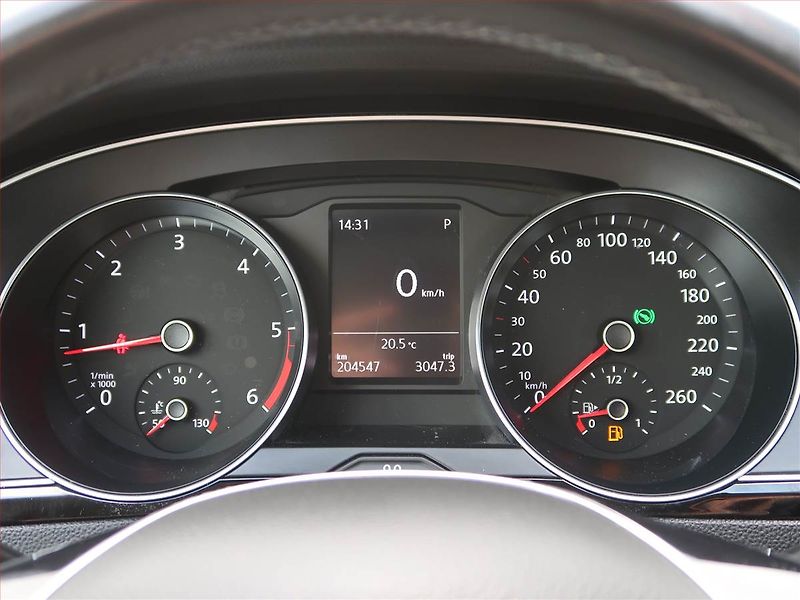 Volkswagen Passat (2016) Business 2.0 TDI, Automat - fotka 11 z 18