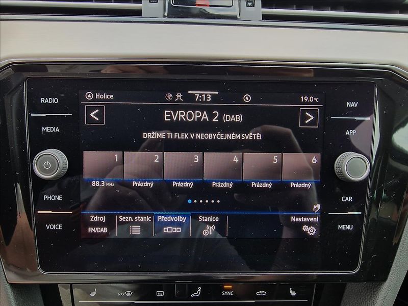 Volkswagen Passat 2.0TDI 147kW 4MOTION DSG Eleg - fotka 29 z 50