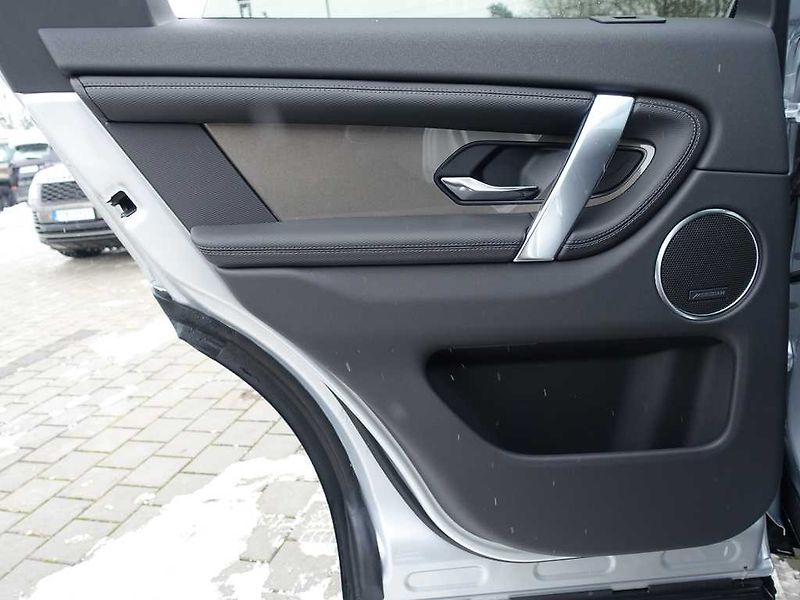 Land Rover Discovery Sport 1,5 R-Dynamic SE P300e - fotka 17 z 42