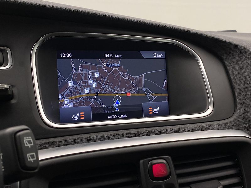 Volvo V40 T2 MOMENTUM AUT  - fotka 39 z 39
