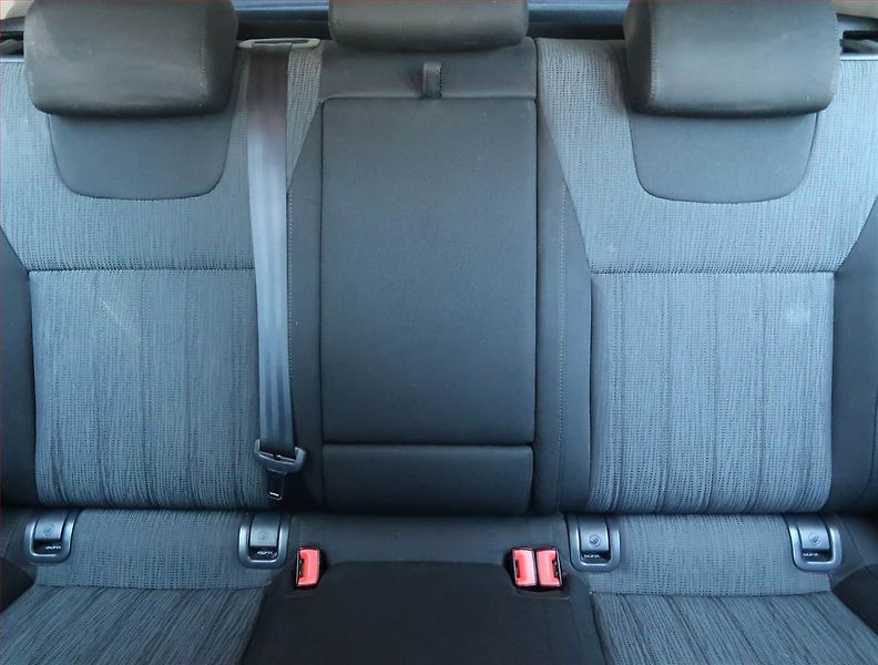 Škoda Octavia (2017) Elegance 1.6 TDI, Serv.kniha - fotka 10 z 15