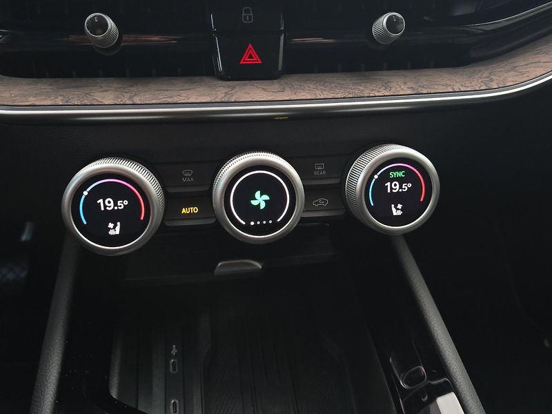 Škoda Superb (2024) L&K 2.0 TDi DSG 110kw, tov. zá - fotka 27 z 30