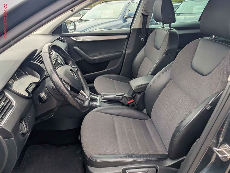 Škoda Octavia (2015) 1.4 TSi, Elegance, DSG, +kola - fotka 8 z 22