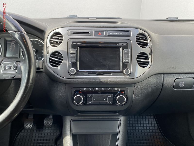 Volkswagen Tiguan (2012) 2.0TDi, ČR, Trend&Fun, TZ - fotka 12 z 17