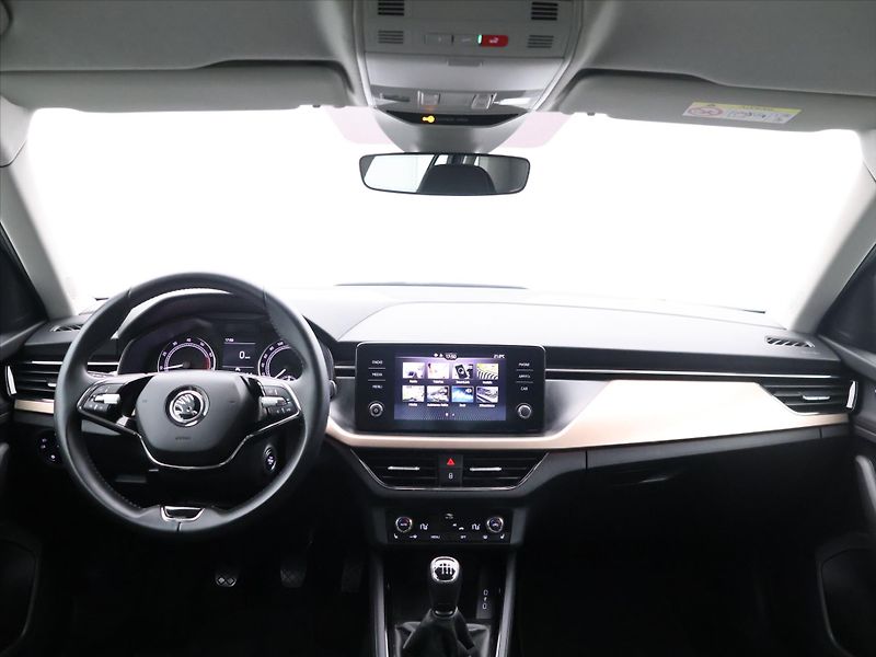 Škoda Kamiq 1,0 TSI 81kW CZ Style DPH LED - fotka 22 z 29
