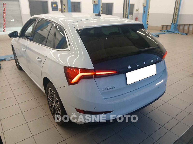 Škoda Scala (2019) 1.5 TSi, ČR, Style, DSG, LED - fotka 2 z 3