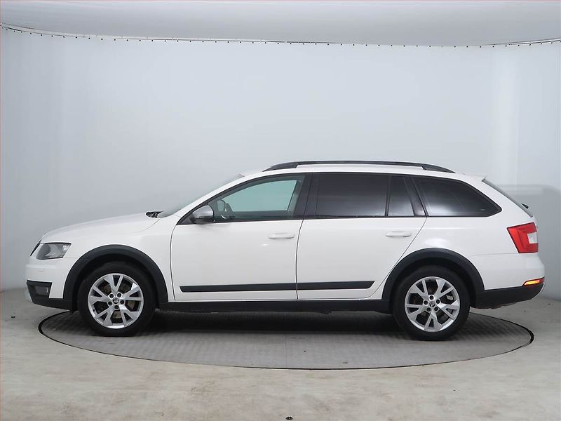Škoda Octavia (2015) Scout 2.0 TDI, 4X4, Automat - fotka 3 z 14