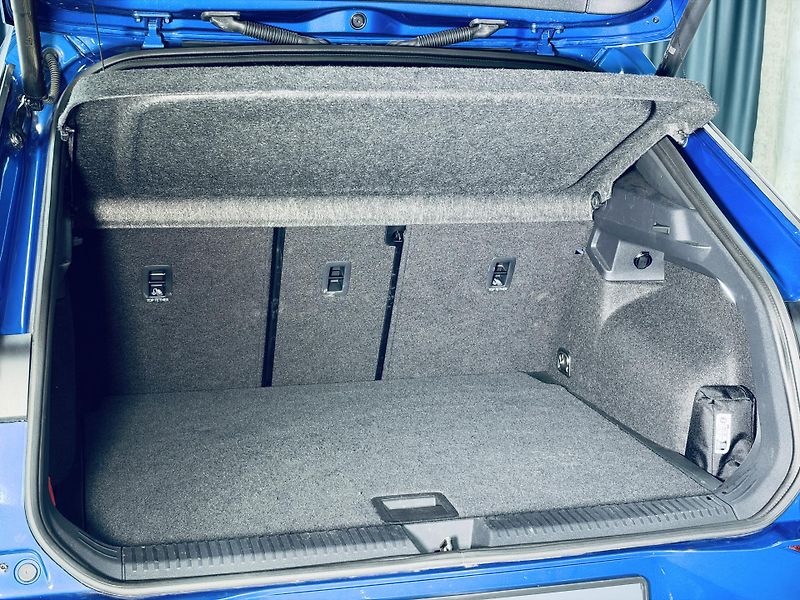 Volkswagen T-Roc (2026) R-LINE*1.5eTSI*110kW*IQ*KEYLES - fotka 32 z 34