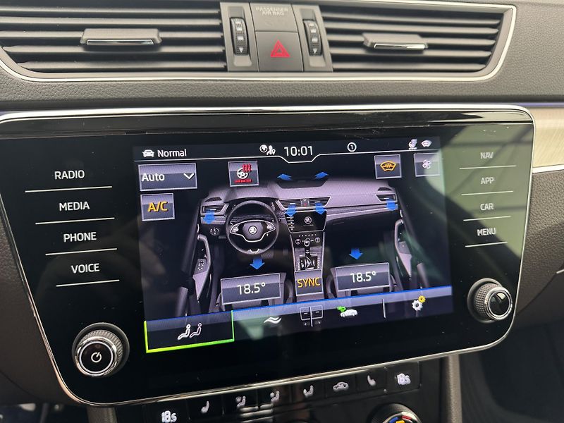 Škoda Superb 1.4tsi*Plug-In*160kw*L&K*PANO* - fotka 40 z 44