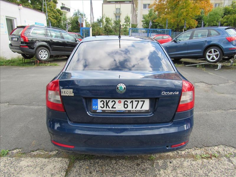 Škoda Octavia 1,6 TDi 77kW Sedan - fotka 6 z 30